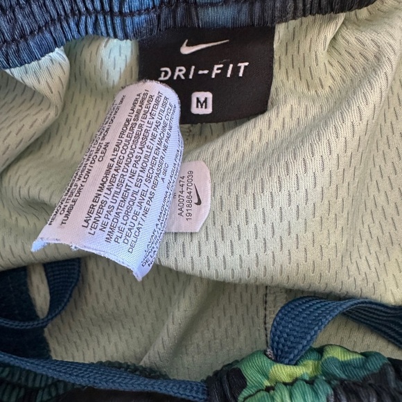 Nike Dri-FIT Camouflage Shorts with Neon Detail - Picture 5 of 5